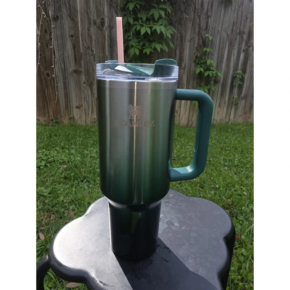 Stanley 40 oz Quencher H2.0 Flowstate Tumbler Chrome/Pine Green W/ New Straw - Picture 9 of 12
